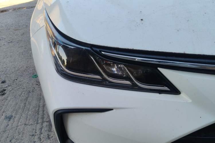 Used Toyota Corolla 2021 Dual-Motor 1.8L E-CVT Elite Edition Right Front Headlight