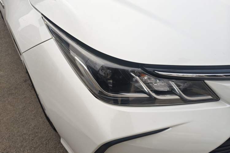 Used Toyota Corolla 2021 Dual-Motor 1.8L E-CVT Elite Edition Right Front Headlight