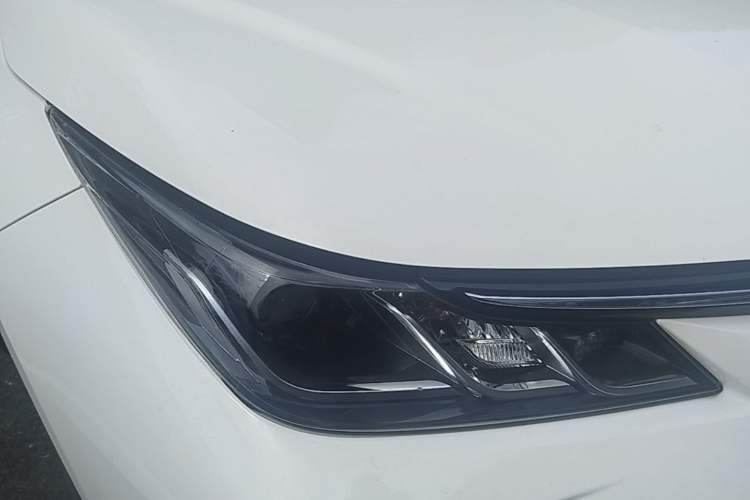 Used Toyota Corolla 2021 Dual-Motor 1.8L E-CVT Elite Edition Right Front Headlight
