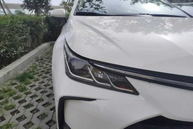 Used Toyota Corolla 2021 Dual-Motor 1.8L E-CVT Elite Edition Right Front Headlight