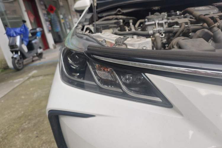 Used Toyota Corolla 2021 Dual-Engine 1.8L E-CVT Pioneer Edition Right Front Headlight