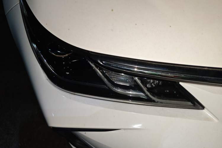 Used Toyota Corolla 2021 Dual-Motor 1.8L E-CVT Elite Edition Right Front Headlight