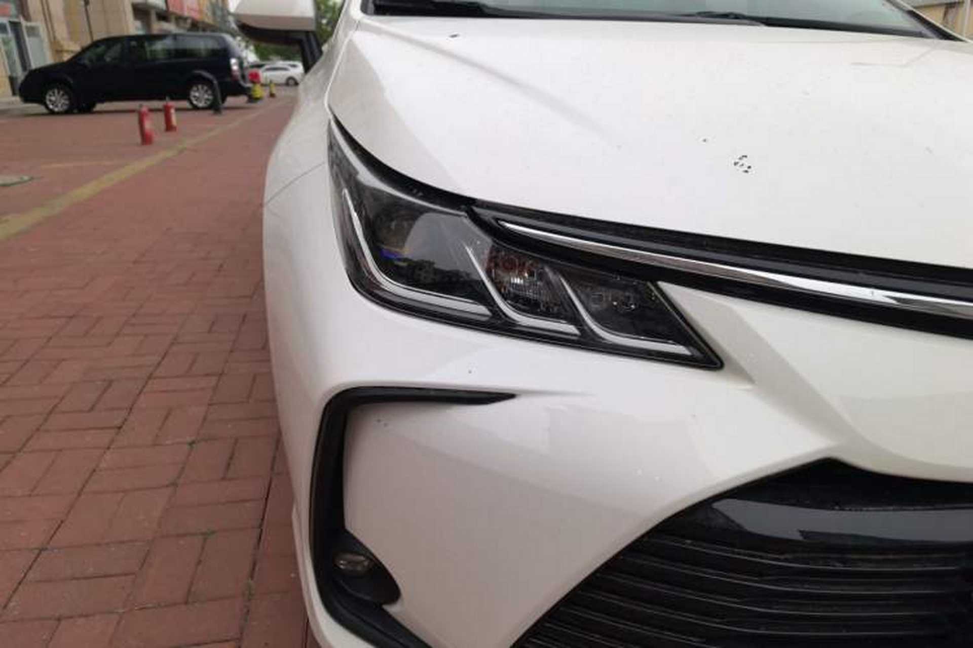 Used Toyota Corolla 2021 Dual-Motor 1.8L E-CVT Elite Edition Right Front Headlight