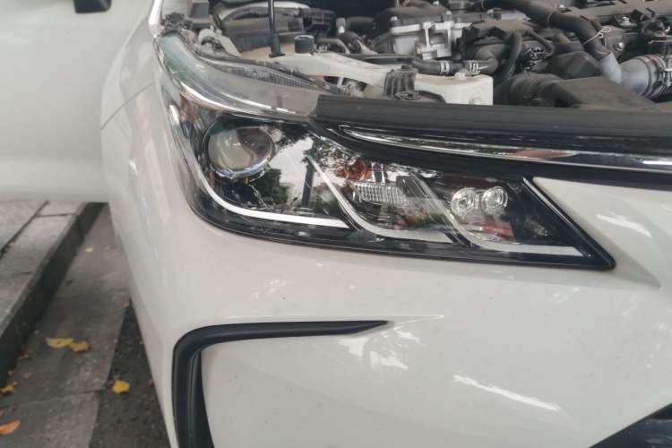 Used Toyota Corolla 2021 Dual-Motor 1.8L E-CVT Elite Edition Right Front Headlight