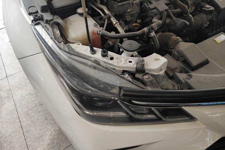 Used Toyota Corolla 2021 Dual-Motor 1.8L E-CVT Elite Edition Right Front Headlight