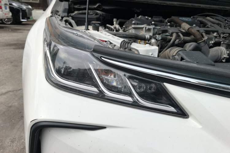 Used Toyota Corolla 2021 Dual-Motor 1.8L E-CVT Elite Edition Right Front Headlight