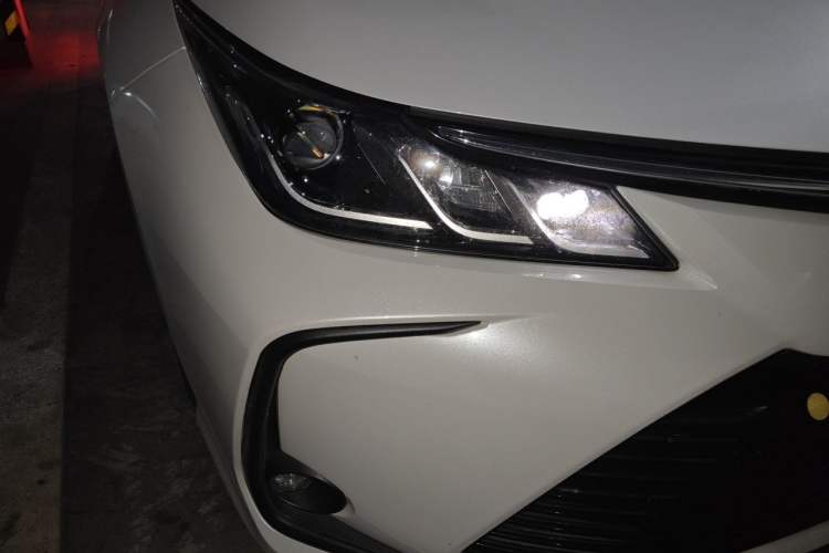 Used Toyota Corolla 2021 Dual-Motor 1.8L E-CVT Elite Edition Right Front Headlight