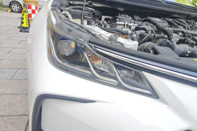 Used Toyota Corolla 2021 Dual-Motor 1.8L E-CVT Elite Edition Right Front Headlight