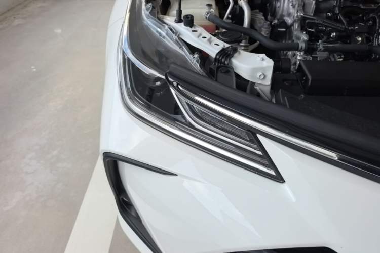 Used Toyota Corolla 2021 TNGA 1.5L CVT Elite Edition Right Front Headlight