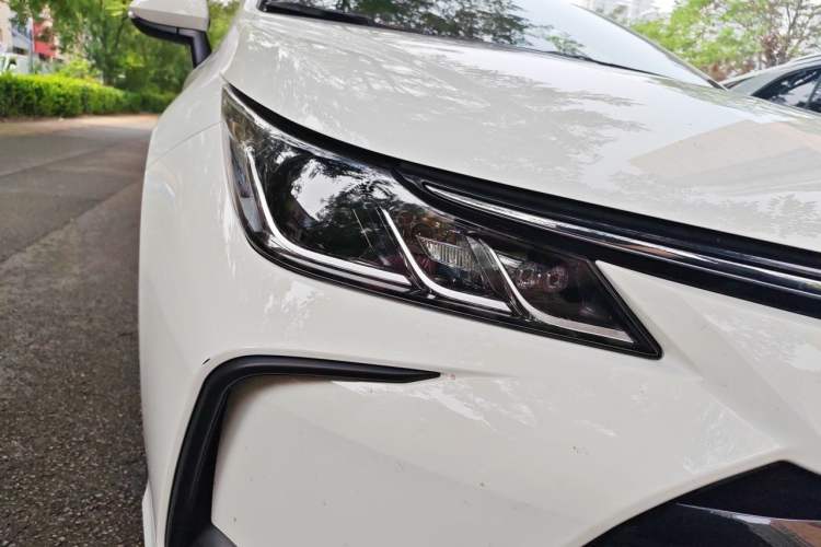 Used Toyota Corolla 2021 Dual-Motor 1.8L E-CVT Elite Edition Right Front Headlight