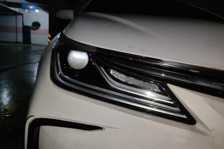 Used Toyota Corolla 2021 TNGA 1.5L CVT Elite CARE Edition Right Front Headlight