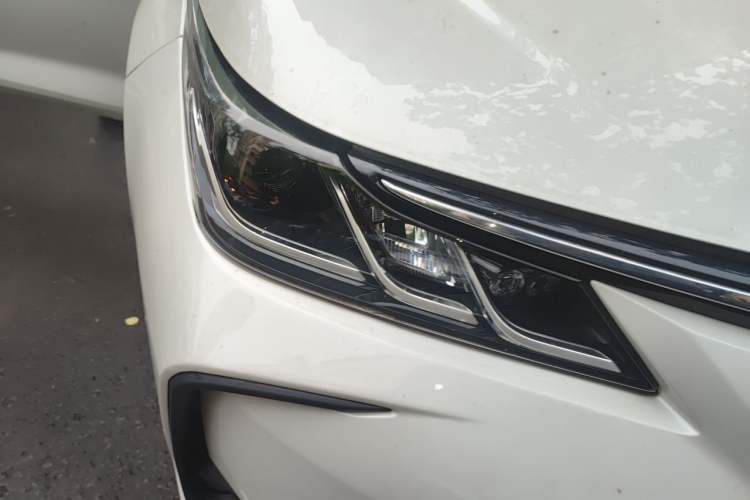 Used Toyota Corolla 2021 Dual-Motor 1.8L E-CVT Elite Edition Right Front Headlight