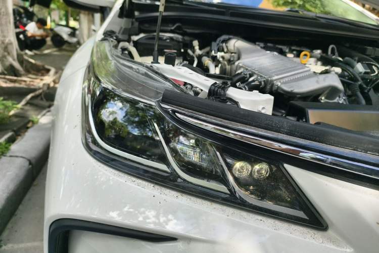Used Toyota Corolla 2021 1.2T S-CVT Luxury Edition Right Front Headlight
