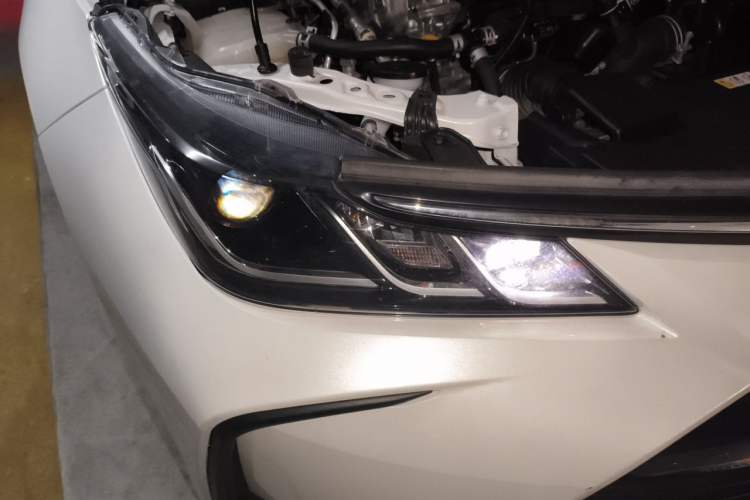 Used Toyota Corolla 2021 Dual-Motor 1.8L E-CVT Elite Edition Right Front Headlight