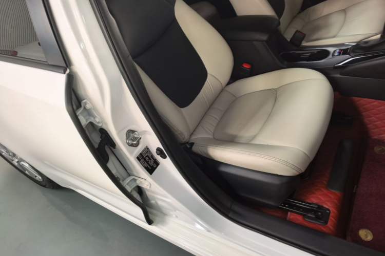 Used Toyota Corolla 2021 1.2T S-CVT Pioneer Edition Right Front Seat