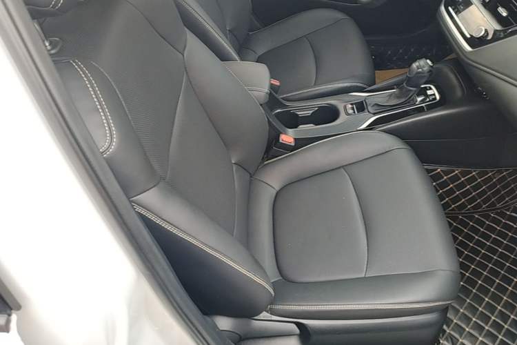 Used Toyota Corolla 2021 1.2T S-CVT Luxury Edition Right Front Seat