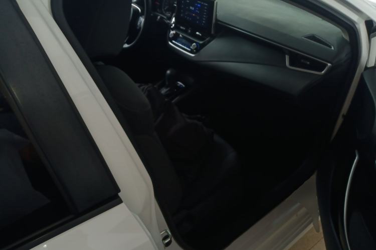 Used Toyota Corolla 2021 Dual-Motor 1.8L E-CVT Elite Edition Right Front Seat