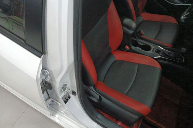 Used Toyota Corolla 2021 Dual-Engine 1.8L E-CVT Pioneer Edition Right Front Seat