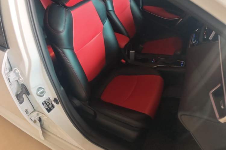 Used Toyota Corolla 2021 Dual-Motor 1.8L E-CVT Elite Edition Right Front Seat