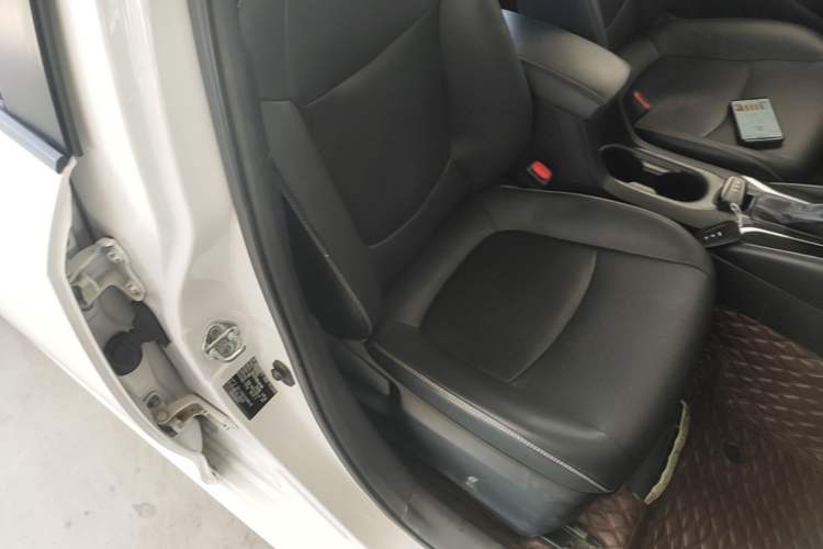 Used Toyota Corolla 2021 1.2T S-CVT Luxury Edition Right Front Seat