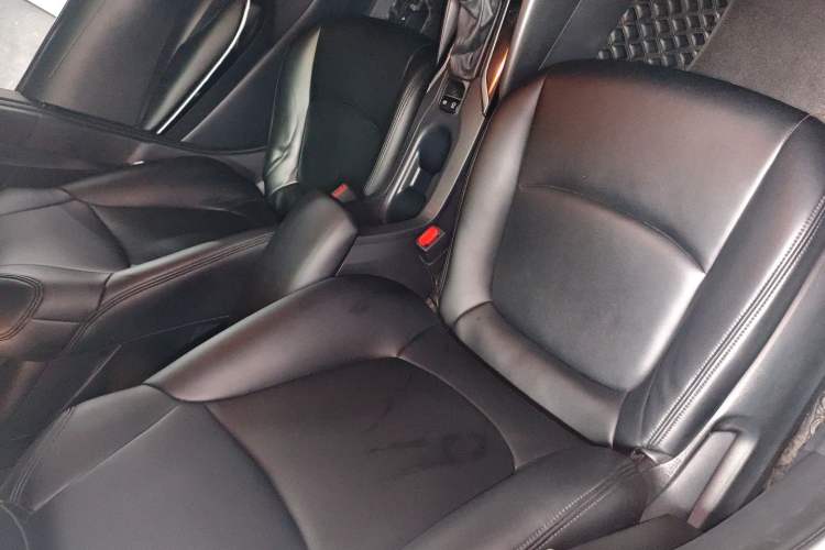 Used Toyota Corolla 2021 Dual-Motor 1.8L E-CVT Elite Edition Right Front Seat