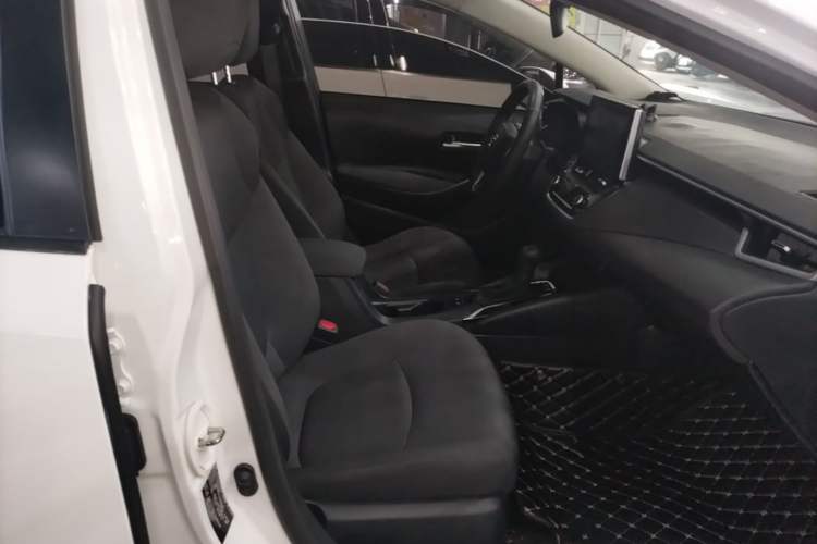 Used Toyota Corolla 2021 1.2T S-CVT Elite Edition Right Front Seat