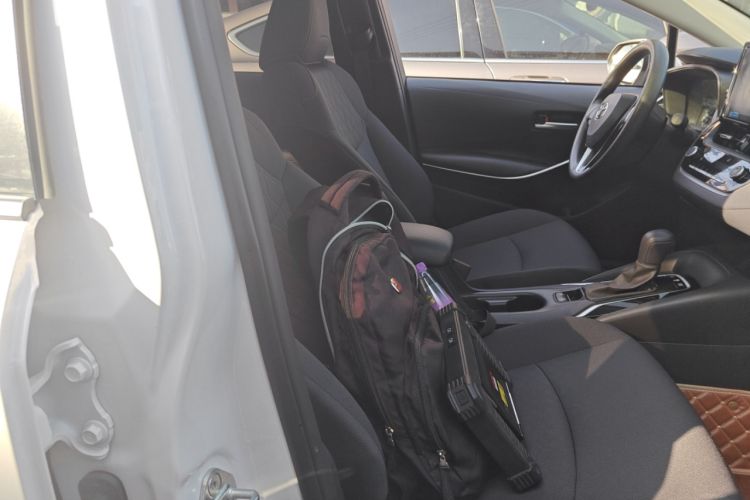Used Toyota Corolla 2021 Dual-Motor 1.8L E-CVT Elite Edition Right Front Seat