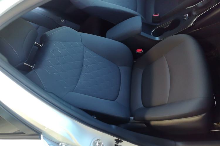 Used Toyota Corolla 2021 Dual-Engine 1.8L E-CVT Pioneer Edition Right Front Seat