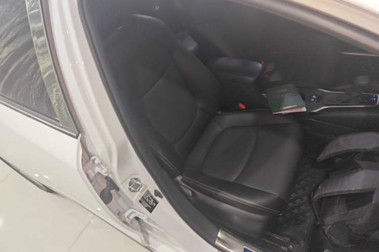 Used Toyota Corolla 2021 TNGA 1.5L CVT Elite Edition Right Front Seat