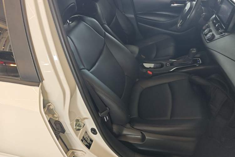 Used Toyota Corolla 2021 1.2T S-CVT Pioneer PLUS Edition Right Front Seat