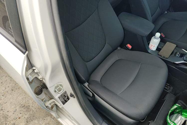 Used Toyota Corolla 2021 Dual-Motor 1.8L E-CVT Elite Edition Right Front Seat