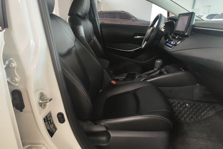 Used Toyota Corolla 2021 Dual-Engine 1.8L E-CVT Pioneer Edition Right Front Seat