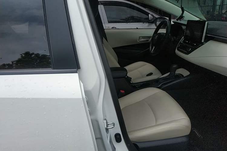 Used Toyota Corolla 2021 1.2T S-CVT Elite Edition Right Front Seat