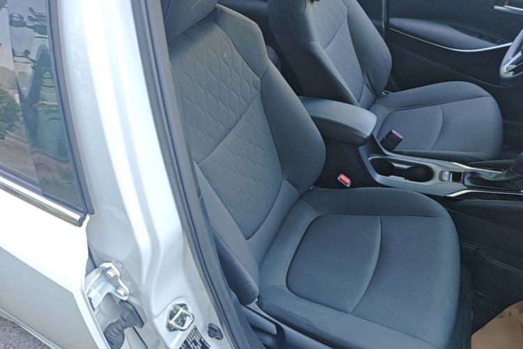 Used Toyota Corolla 2021 Dual-Motor 1.8L E-CVT Elite Edition Right Front Seat