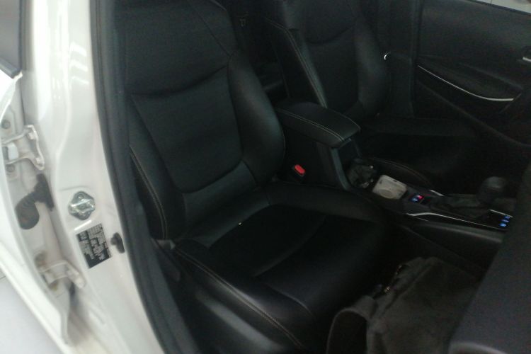 Used Toyota Corolla 2021 Dual-Motor 1.8L E-CVT Elite Edition Right Front Seat