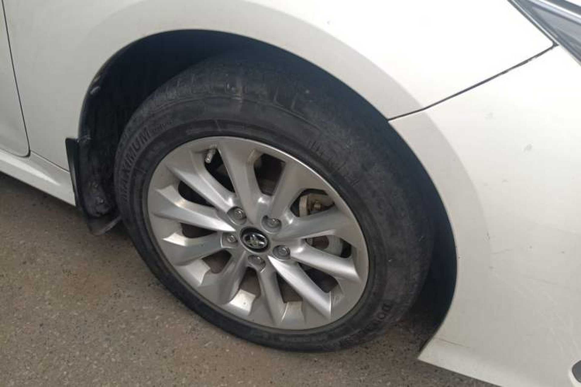 Used Toyota Corolla 2021 Dual-Motor 1.8L E-CVT Elite Edition Right Front Wheel Hub