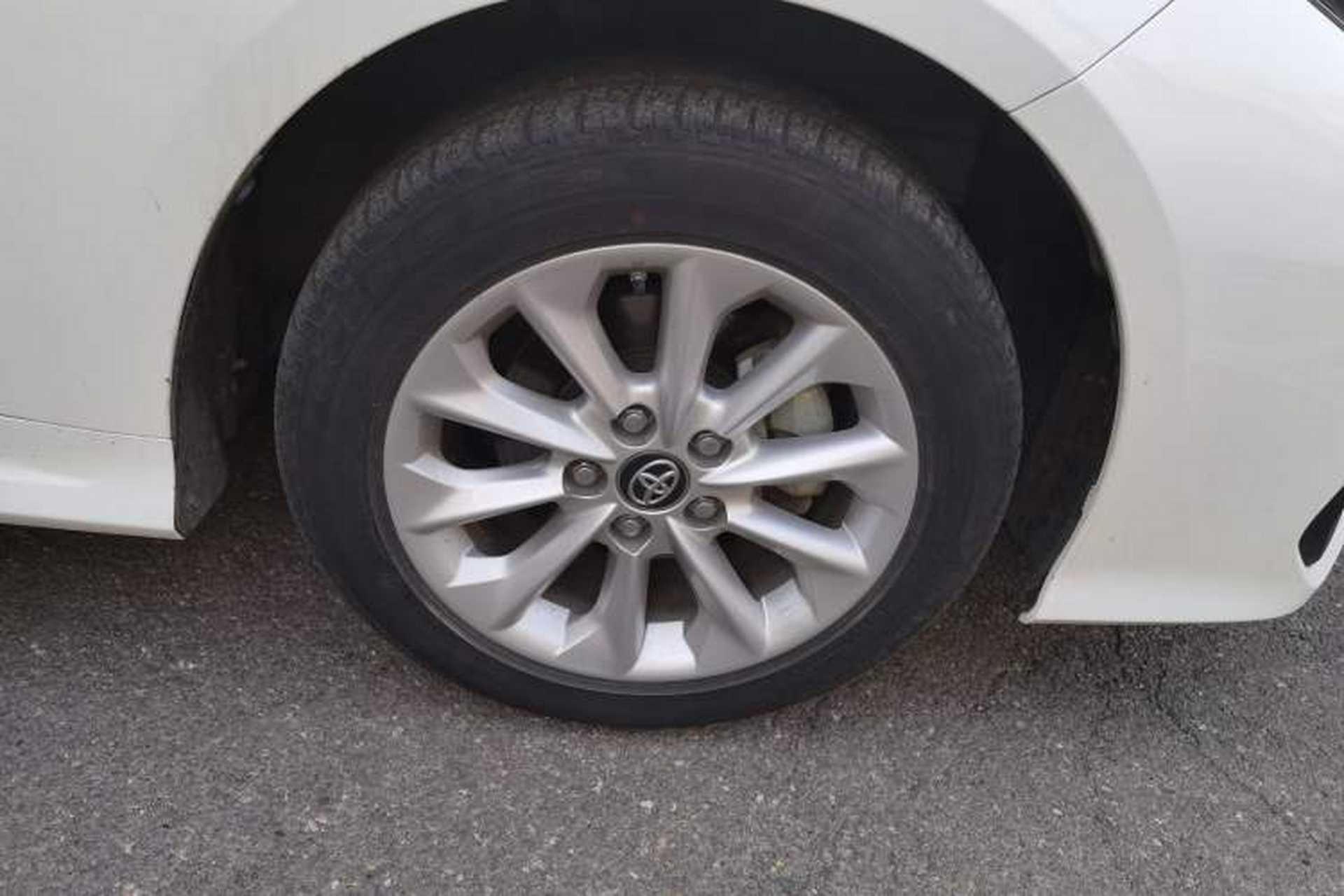 Used Toyota Corolla 2021 Dual-Motor 1.8L E-CVT Elite Edition Right Front Wheel Hub