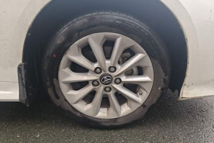 Used Toyota Corolla 2021 Dual-Motor 1.8L E-CVT Elite Edition Right Front Wheel Hub
