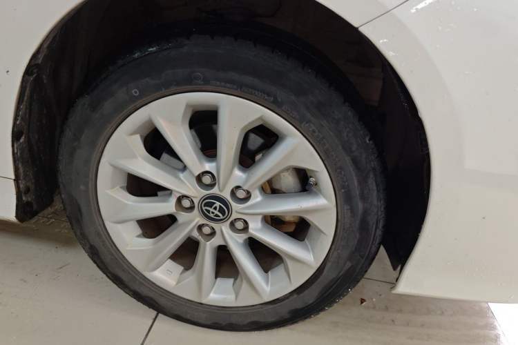 Used Toyota Corolla 2021 Dual-Motor 1.8L E-CVT Elite Edition Right Front Wheel Hub