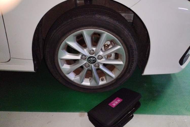 Used Toyota Corolla 2021 Dual-Motor 1.8L E-CVT Elite Edition Right Front Wheel Hub