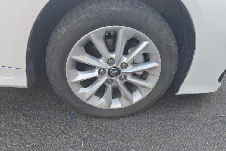 Used Toyota Corolla 2021 Dual-Motor 1.8L E-CVT Elite Edition Right Front Wheel Hub