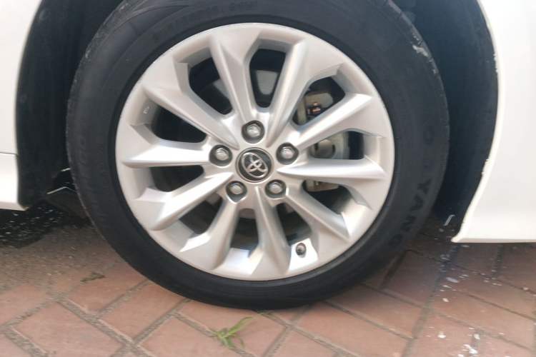 Used Toyota Corolla 2021 Dual-Motor 1.8L E-CVT Elite Edition Right Front Wheel Hub