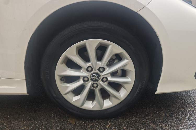Used Toyota Corolla 2021 Dual-Motor 1.8L E-CVT Elite Edition Right Front Wheel Hub