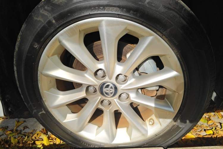 Used Toyota Corolla 2021 Dual-Motor 1.8L E-CVT Elite Edition Right Front Wheel Hub