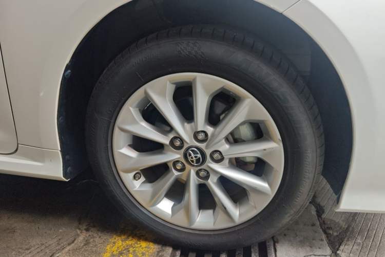 Used Toyota Corolla 2021 Dual-Motor 1.8L E-CVT Elite Edition Right Front Wheel Hub