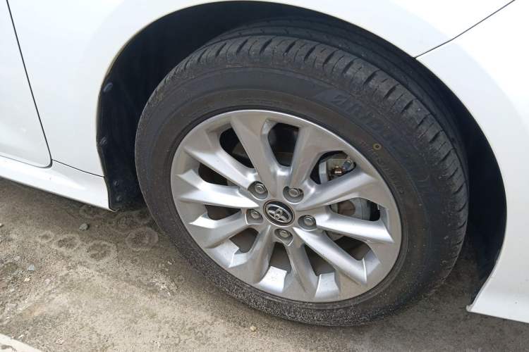 Used Toyota Corolla 2021 Dual-Motor 1.8L E-CVT Elite Edition Right Front Wheel Hub