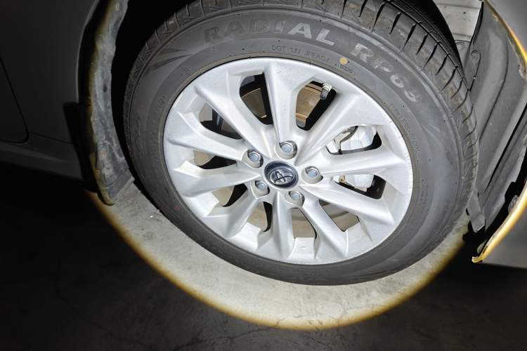 Used Toyota Corolla 2021 Dual-Motor 1.8L E-CVT Elite Edition Right Front Wheel Hub