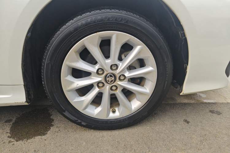 Used Toyota Corolla 2021 Dual-Motor 1.8L E-CVT Elite Edition Right Front Wheel Hub
