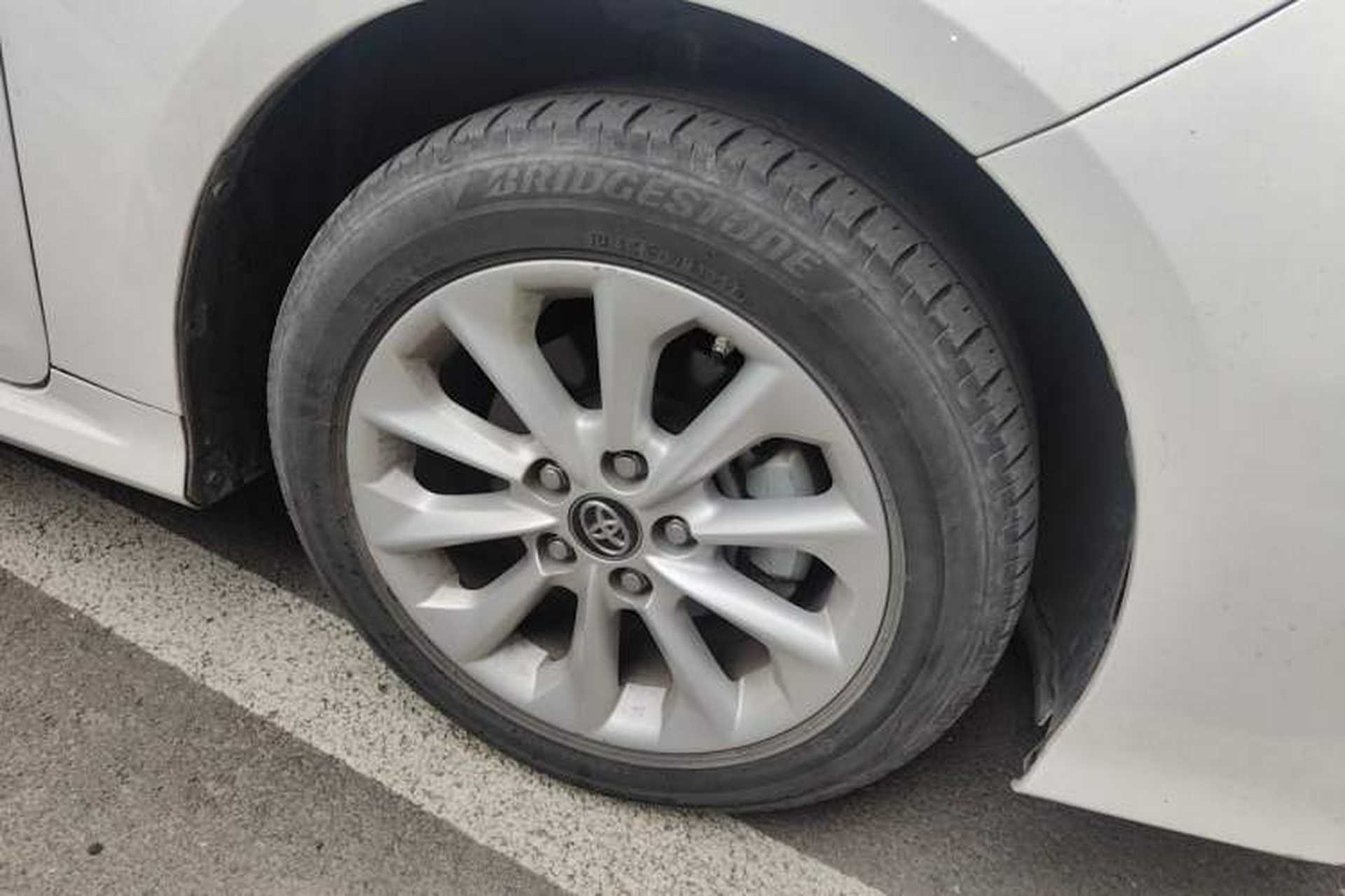 Used Toyota Corolla 2021 Dual-Motor 1.8L E-CVT Elite Edition Right Front Wheel Hub