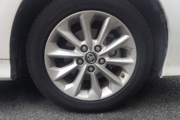 Used Toyota Corolla 2021 1.2T S-CVT Luxury Edition Right Front Wheel Hub
